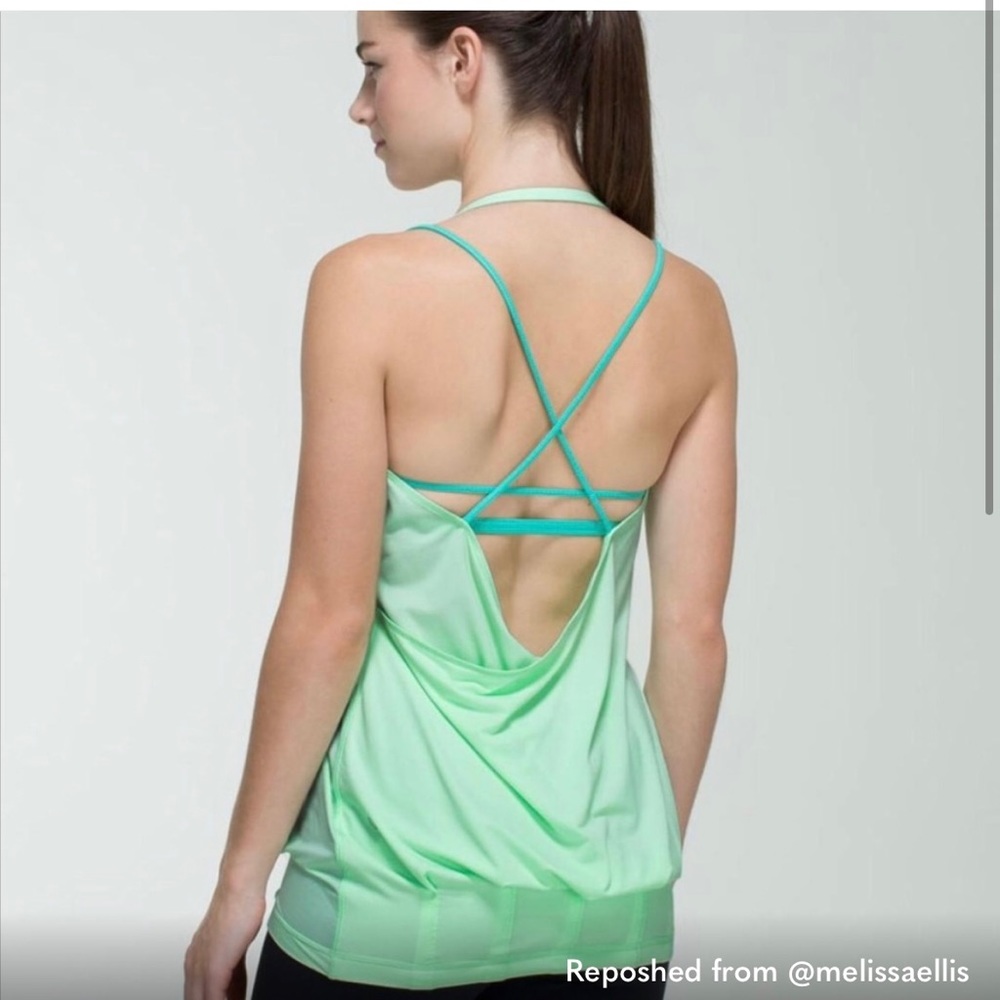 Lululemon size 8 never worn flow and go tank